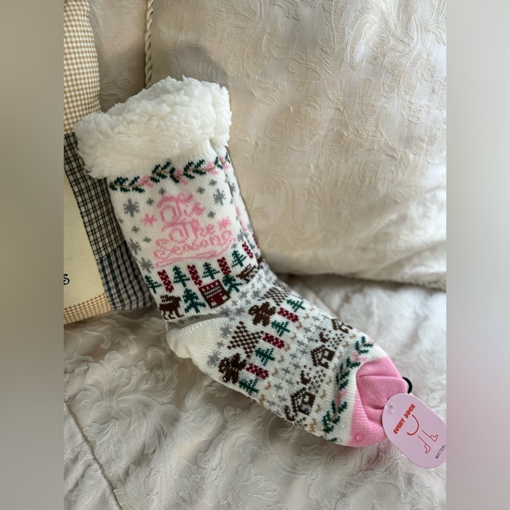 83. Plush‎ Knit Cozy Holiday Slippers Socks